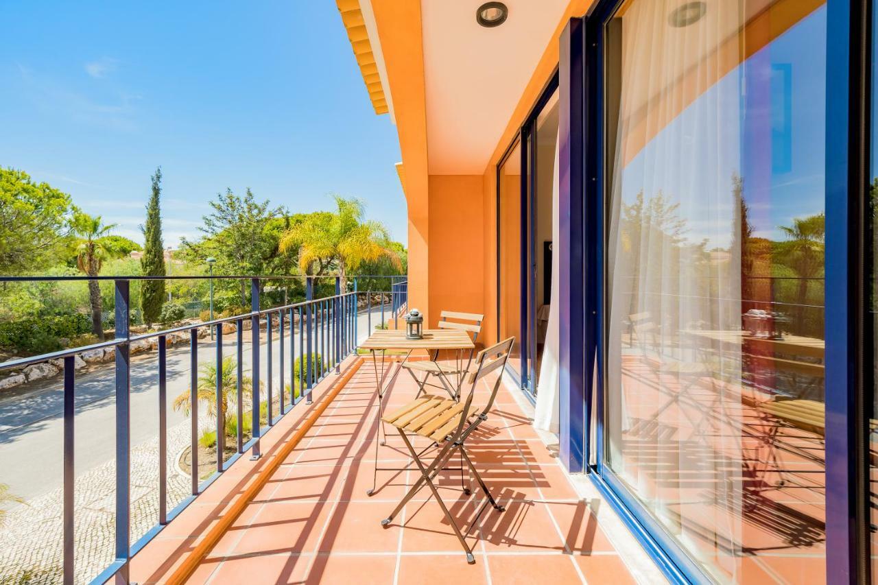 Al - Apartamento Vila Sol F5 Ah Картейра Экстерьер фото